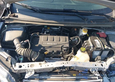 2020 Chevrolet Sonic Fwd Lt 5-Door из США, поврежденный, VIN 1G1JD6SB9L4101294